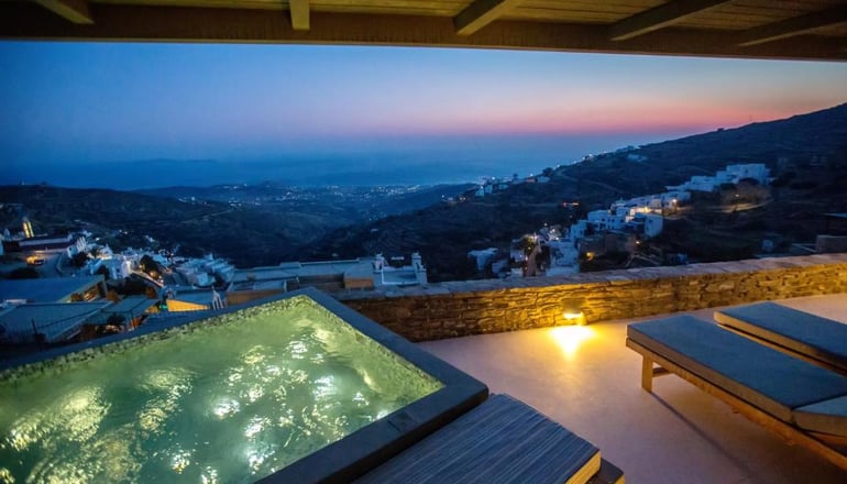 4* Aeolis Tinos Suites